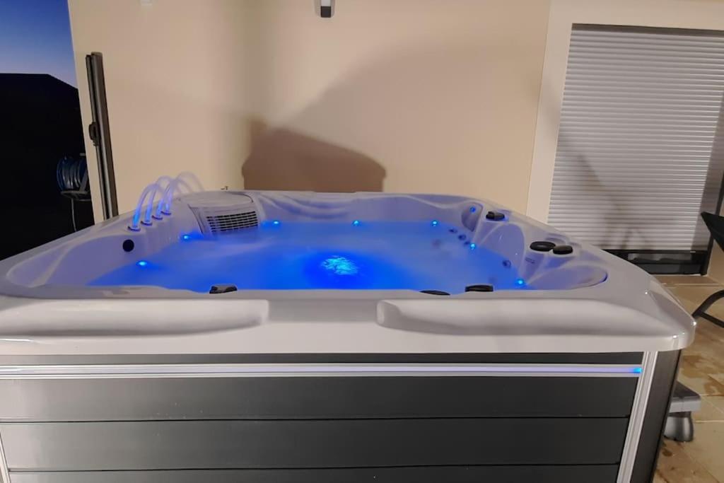 Chatuzange-le-Goubet Villa Drome Jacuzzi La Maison D'A Cote מראה חיצוני תמונה