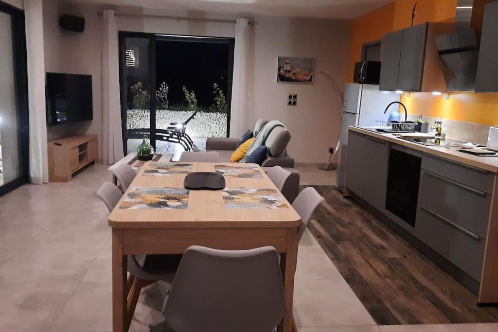 Chatuzange-le-Goubet Villa Drome Jacuzzi La Maison D'A Cote מראה חיצוני תמונה